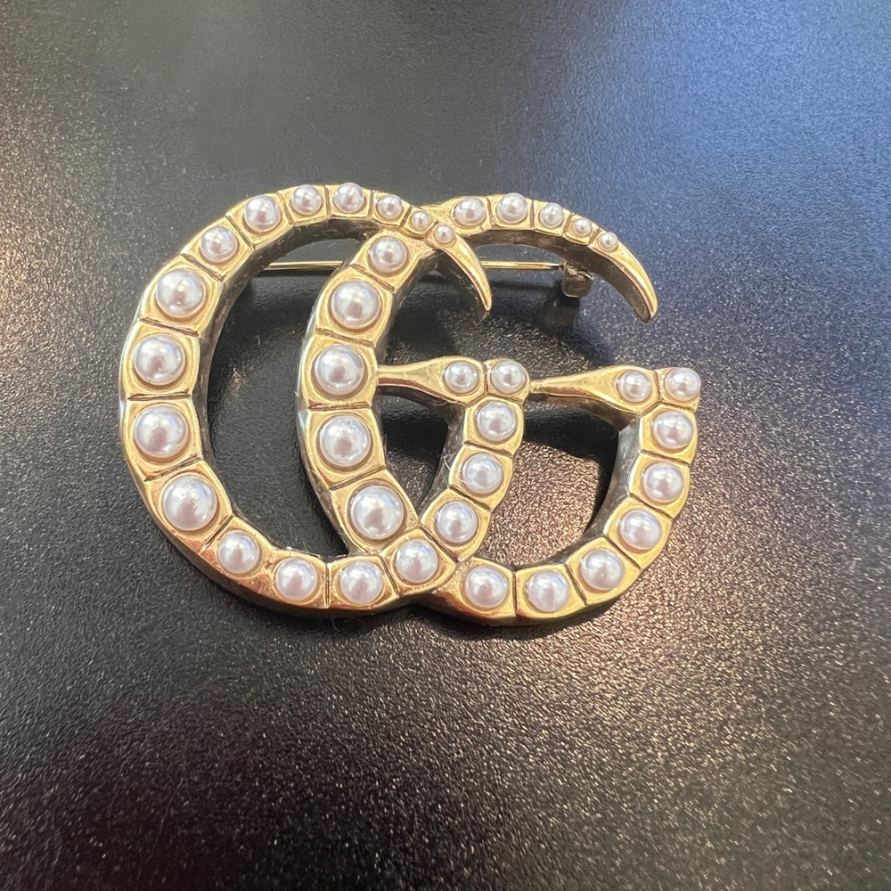 Vintage Gucci Pearl Brooch
